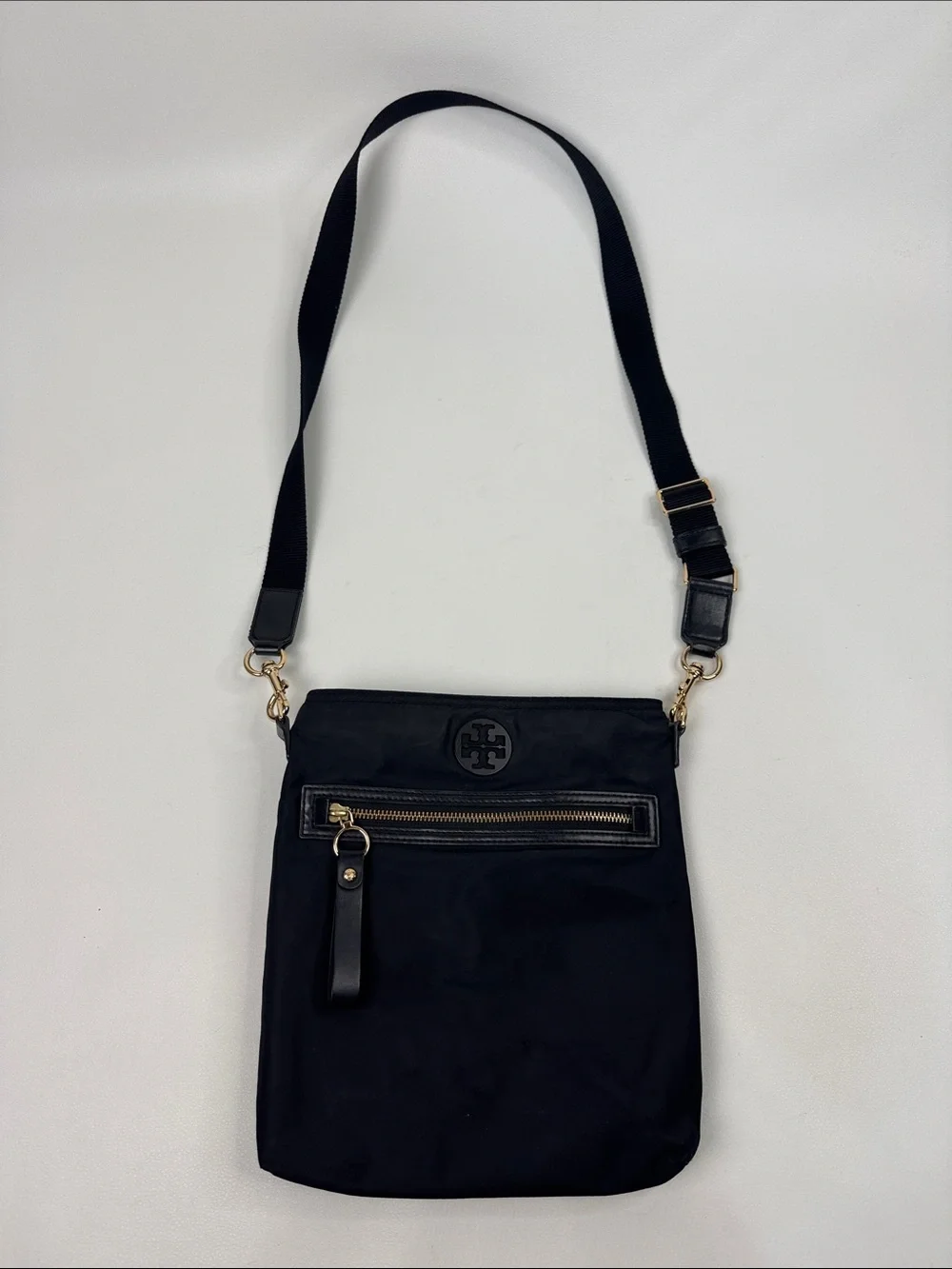Tory Burch Black Nylon Crossbody Gold Zip Hardware Adjustable strap Designer